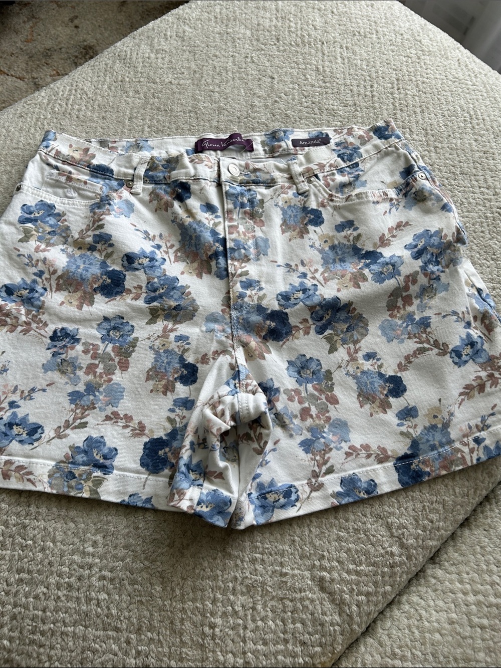 Gloria Vanderbilt White Floral Denim Shorts with Blue & Tan Print